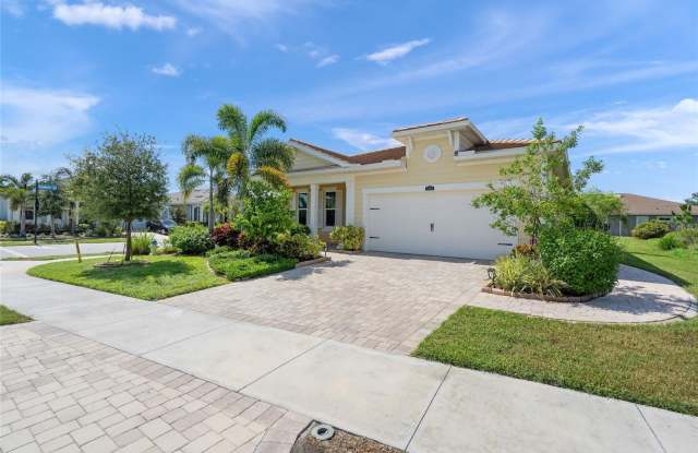 5690 LONG SHORE Loop Gallery 1