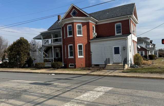 400 Maple St photos photos