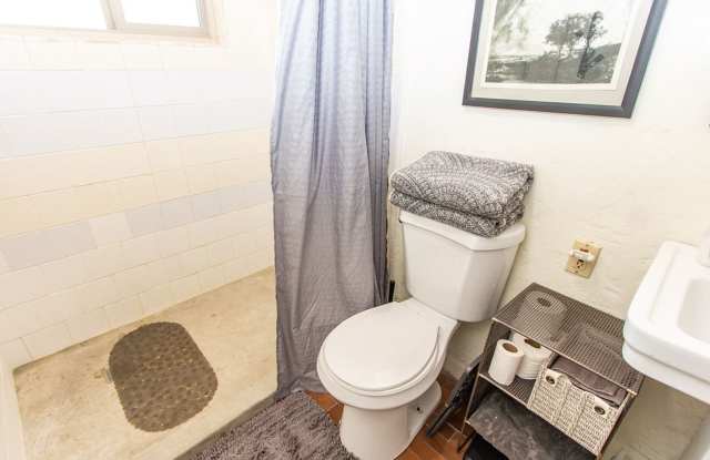 Temporary, Furnished Rental! Gallery 3