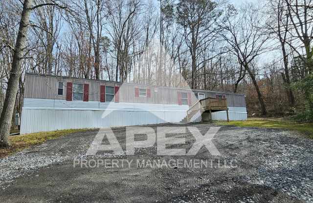 3 Bd | 2 Ba. Single Family Mobile Home in private country setting in North Knoxville! Gallery 1