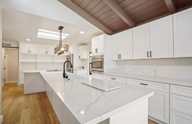 Fully Remodeled 5-Bedroom Home Ideal for Multigenerational Living Gallery 1