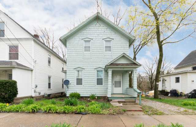 Spacious and Charming 3 Bedroom Property Available Now! - 510 East Avenue, Elyria, OH 44035