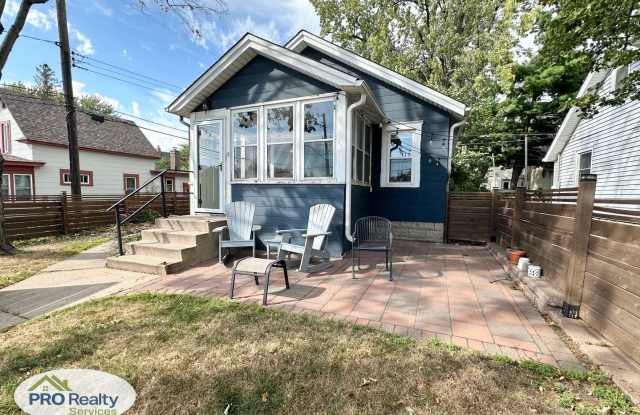 2 Bedroom Home in Northeast Minneapolis Gallery 1