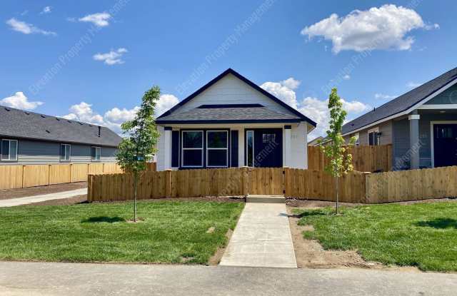 NEWER CONSTRUCTION - 2 BR 1BA Hayden Home in Redmond - 3263 Northwest 9th Street, Deschutes County, OR 97756