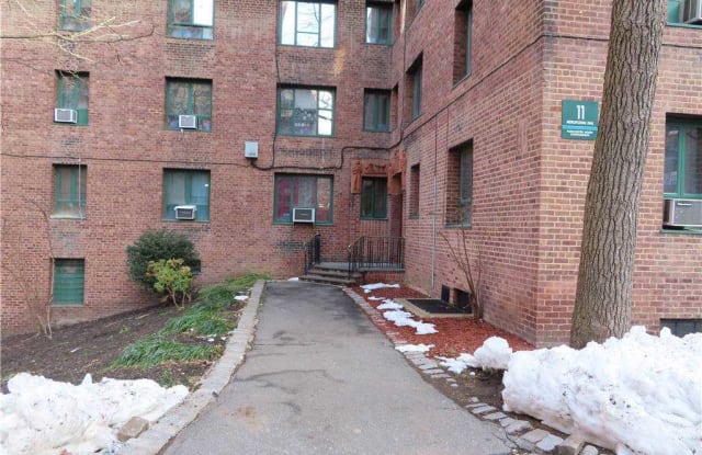 11 Metropolitan Ova - 11 Metropolitan Oval, Bronx, NY 10462