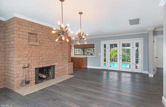 10804 Fuerte Drive Gallery 4