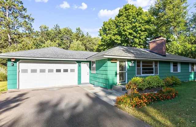 Welcome to this charming 3 bedroom, 3 bathroom home in the desirable Minnetonka. Avail. April 1st 2025. photos photos