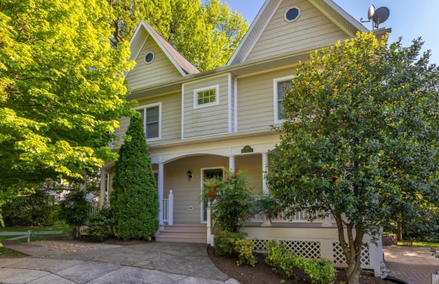 702 E BROAD STREET - 702 East Broad Street, Falls Church, VA 22042