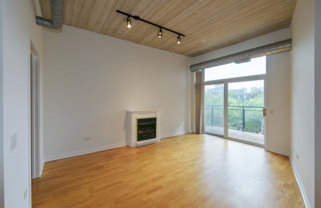 3260 North CLARK Street Gallery 2