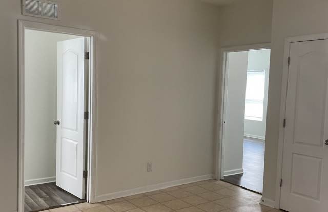 2024 Blue Iris Drive Gallery 3