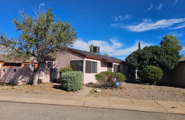 BEAUTIFUL HOME IN DESERT SHADOWS! Gallery 1