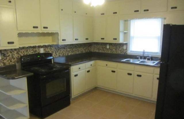 Don’t Miss Out! Look, Lease, and Live Specials End November 30th photos photos