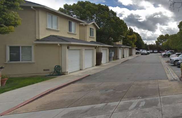 550 E 8th St - 550 East 8th Street, Gilroy, CA 95020
