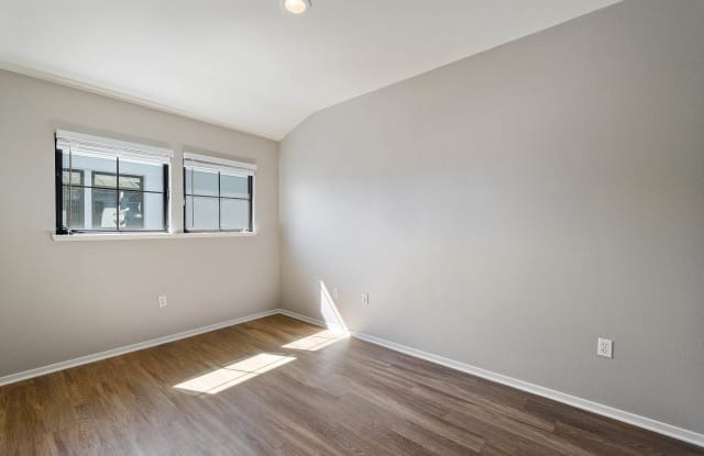 K Street Flats - Student Housing Gallery 3