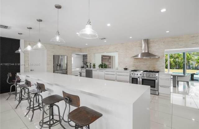 5501 SW 8th St - 5501 Southwest 8th Street, Plantation, FL 33317 5501 SW 8th St - 5501 Southwest 8th Street, Plantation, FL 33317