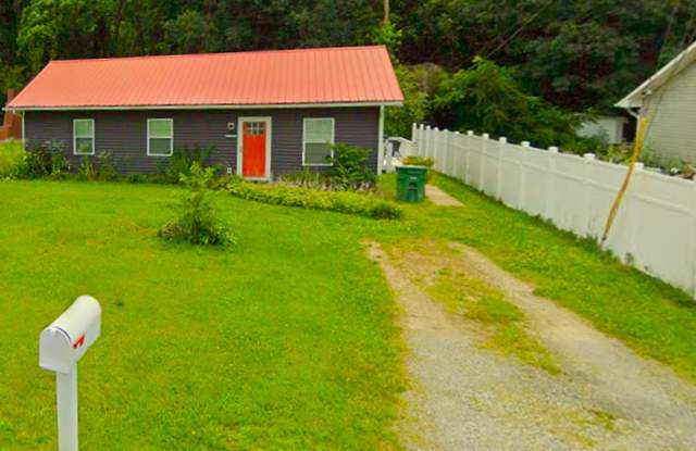 Charming 3 Bedroom, 1 Bathroom home in Winston Salem - 1645 Brown Street, Forsyth County, NC 27105