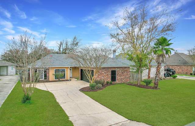 18615 Garden Oaks Drive Gallery 1