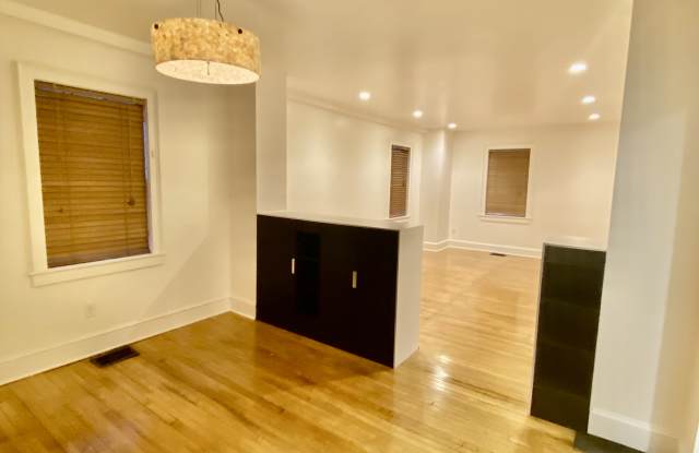 4002 Chatham Street Gallery 4