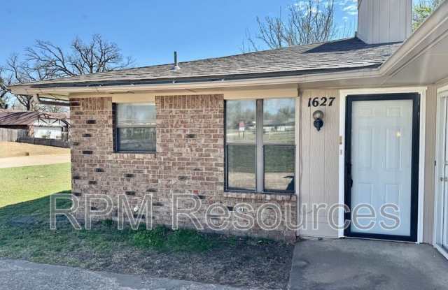 1627 Kavel Dr photos photos