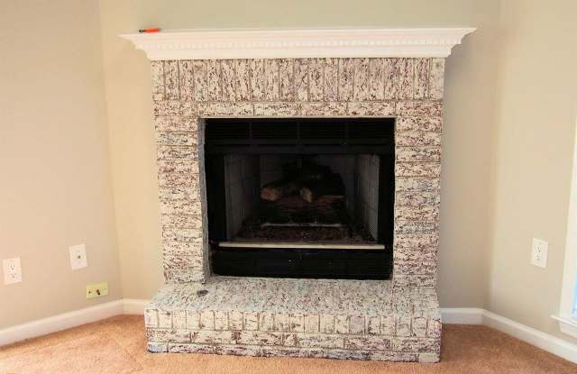 190 Garden Ct Gallery 3