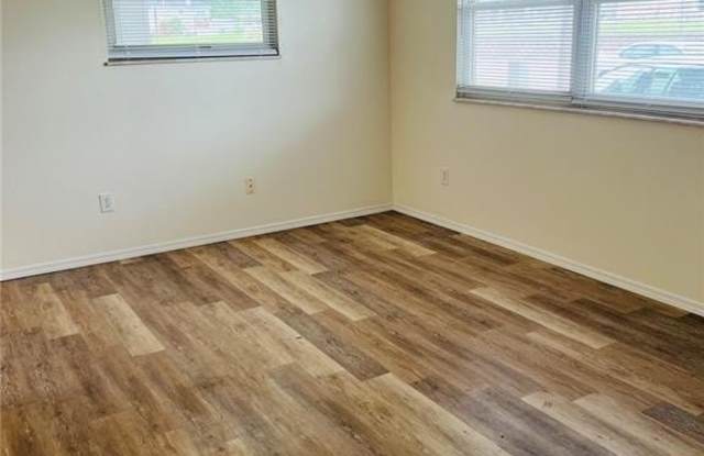 1007 W Corbin Gallery 2