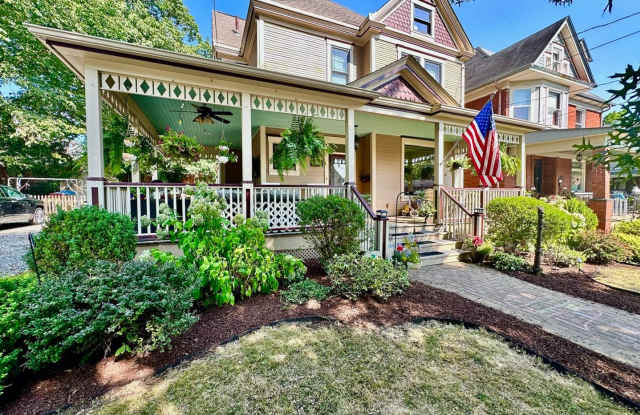 516 Fourth Street 1.2 miles to CC, 4 Bed 2.5 Bath photos photos