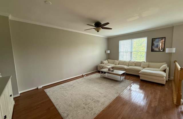 20121 HARDWOOD Terrace Gallery 3