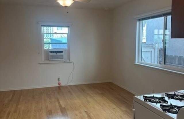 517 1/2 N Orlando Ave photos photos