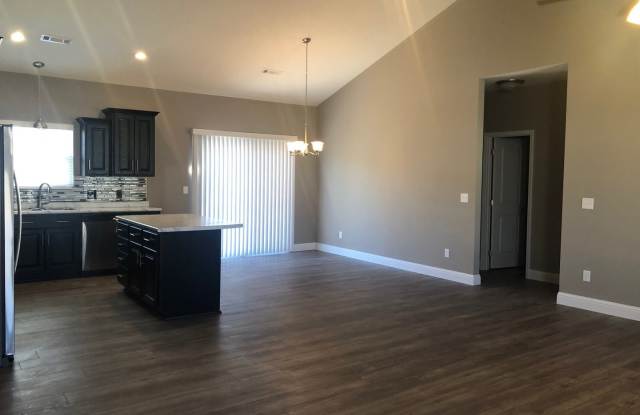 For Lease 122 Deerfield, Poplar Bluff 3 bedroom 2 bath - 122 Deerfield Drive, Butler County, MO 63901