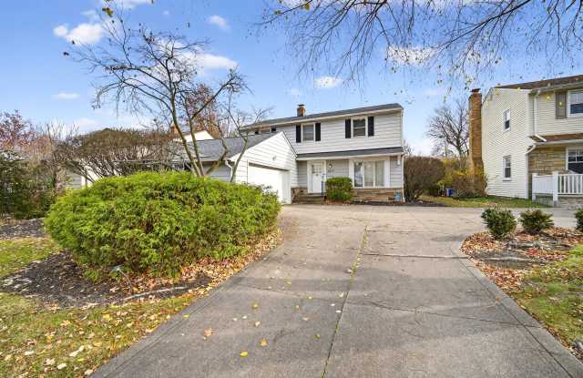 2171 Cedarview Dr - 2171 Cedarview Drive, Beachwood, OH 44122
