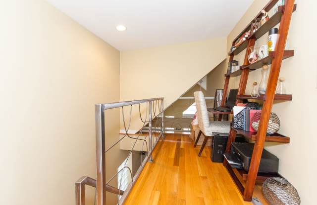 928 North Wood Street photos photos