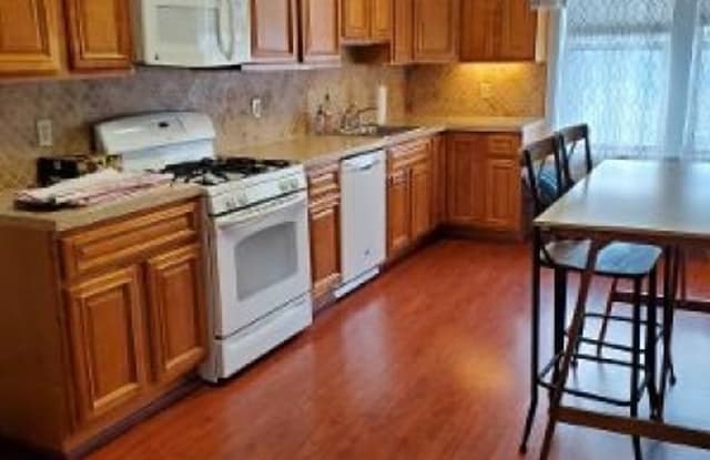 180 KINGSLAND ST - 180 Kingsland St, Essex County, NJ 07110