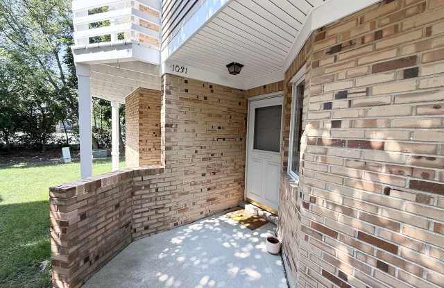 1031 Courtland Drive photos photos