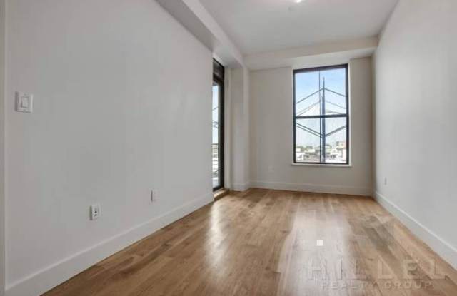 1681 Madison Street Gallery 2