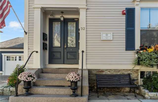 32 School Street unit: 4 photos photos