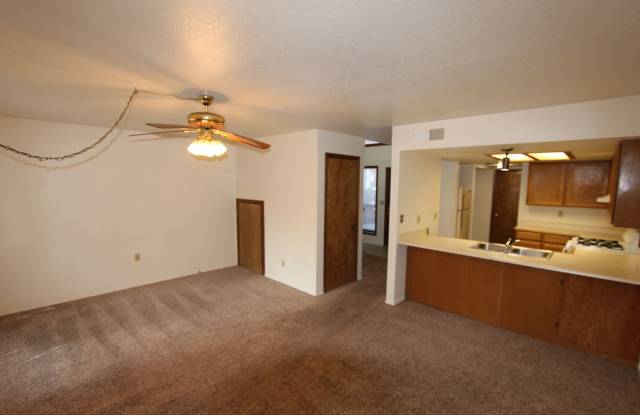 Bright 2BR Townhome in Boyington Heights | Private Balcony + Fenced Backyard photos photos