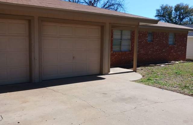 Welcome Home to Comfortable Living in Sherwood Terrace Addition AVAILABLE NOW! Gallery 3