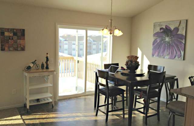 316 8th St NW Gallery 3
