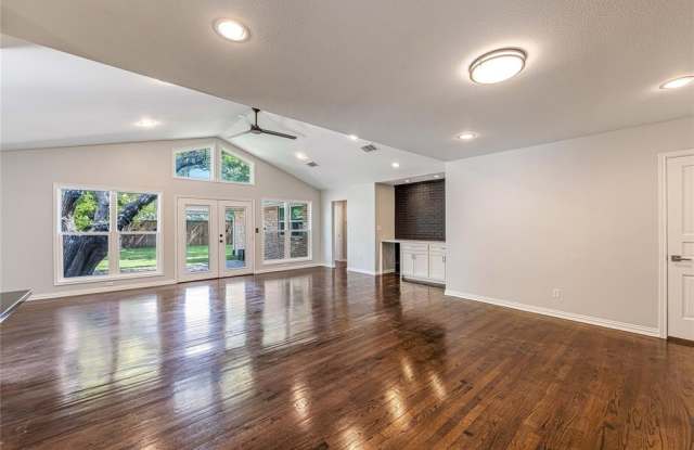 3625 Norcross Lane Gallery 2