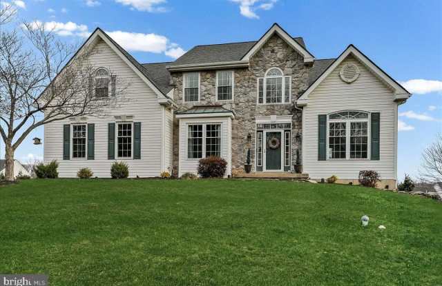 352 DRUMMERS LN photos photos