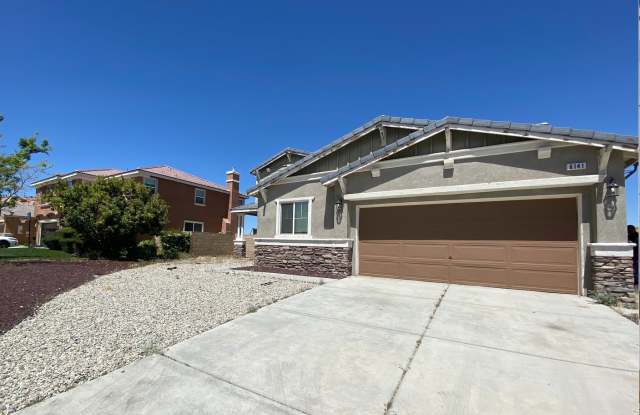 5 bed 4 bath + Loft Gallery 1