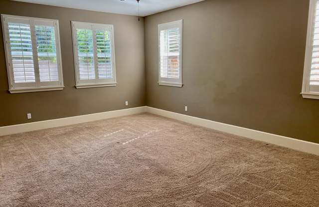 $2,995  Barclay Square, 4 Beds - Trenton Ln, Clovis / Gated Community & Pool + Solar! Gallery 4