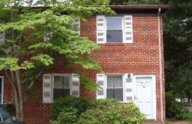 End Unit Townhome in Three Fountains - 224 Fountain Drive, Lynchburg, VA 24501 End Unit Townhome in Three Fountains - 224 Fountain Drive, Lynchburg, VA 24501