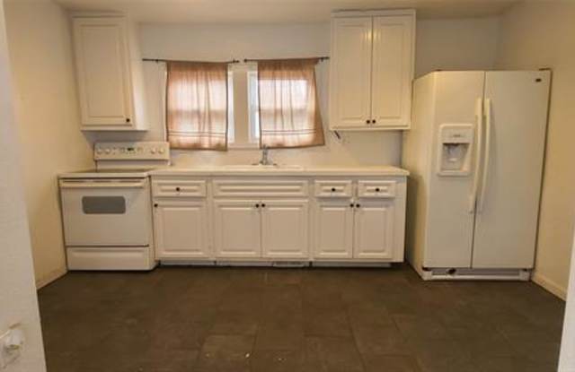 12794 SARSFIELD Avenue Gallery 3