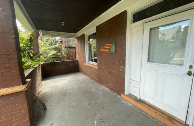 Updated 4 bedroom house for rent ! Gallery 4
