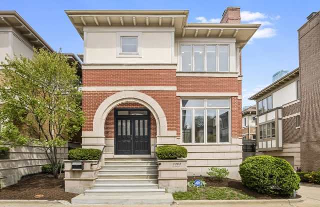 1308 S Plymouth Court photos photos