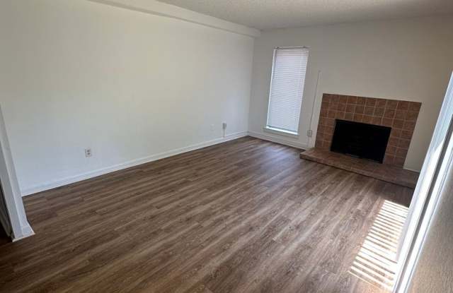 2BD/1.5BA Townhouse located on the Germantown/Memphis Line! Gallery 3