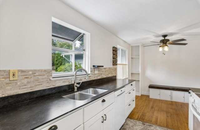 4505 228th Ave. SW Gallery 4