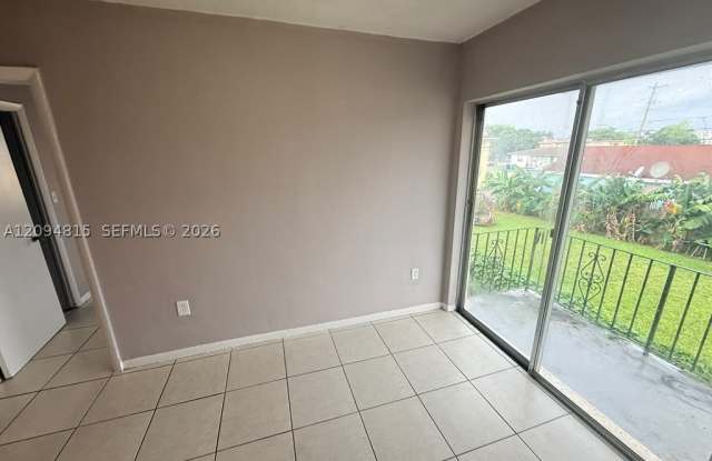 3130 NW 21st Ct Gallery 1
