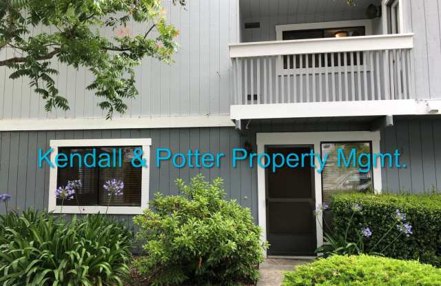 Spacious 3 bed/2.5 bath End Unit Townhome In Santa Cruz photos photos